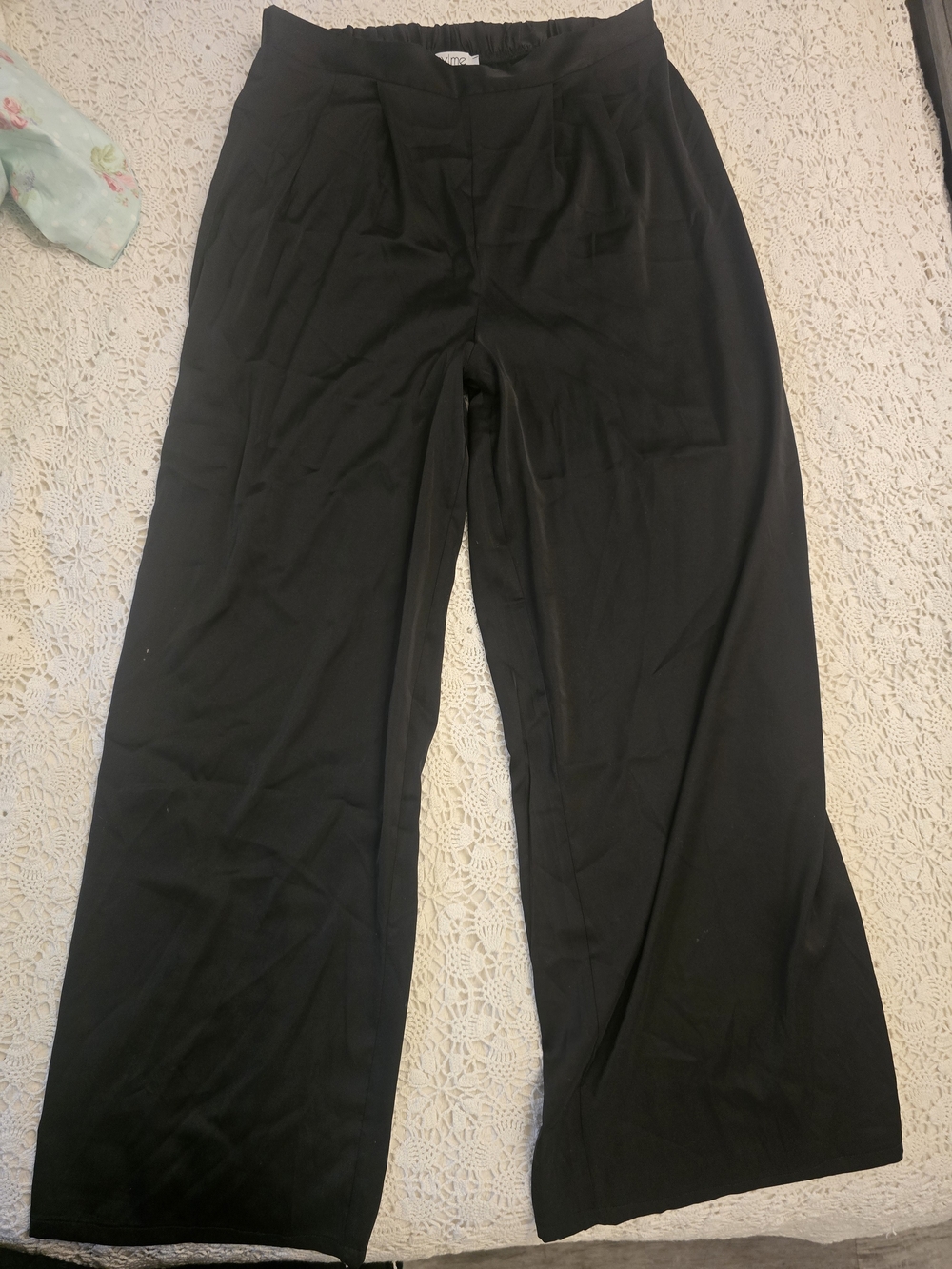 Black Wide-Leg Women’s Pants